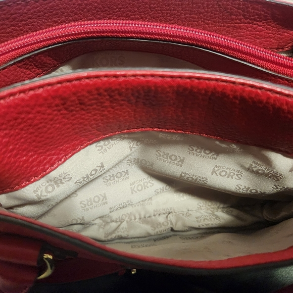 Ravishing Red Authentic Michael Kors purse - Picture 3 of 12